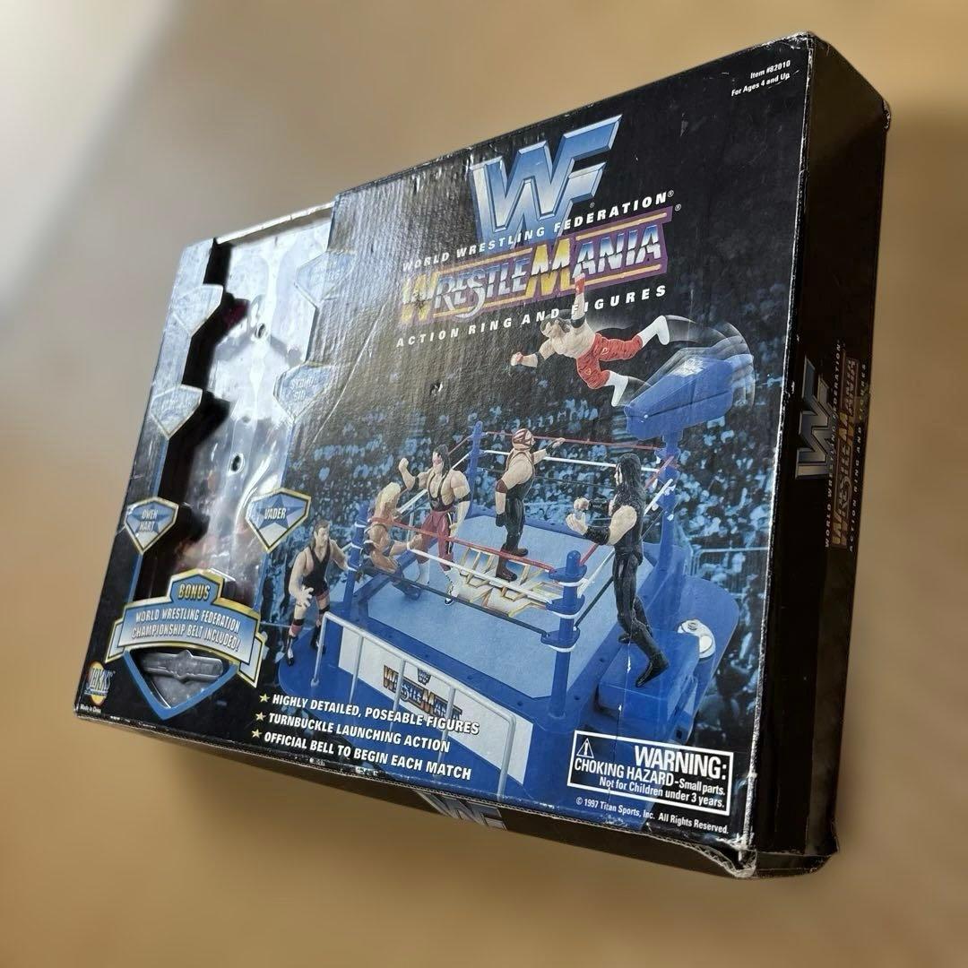 フィギュア用プロレスリング（ゴング付き）＋WWFレスラーフィギュア