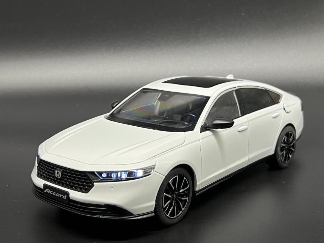 ホンダ / HONDA アコード 1/18 ミニカー ホワイト H204