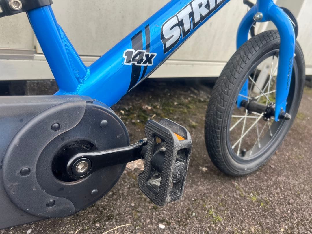 STRIDER 14x キッズバイク 青 14インチ サドル調整簡単