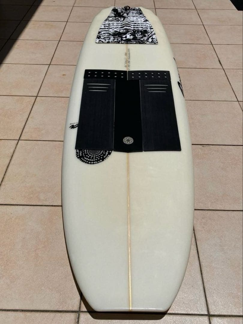 【送料込】JUSTICE surfboard BARRACUDA 5’2″