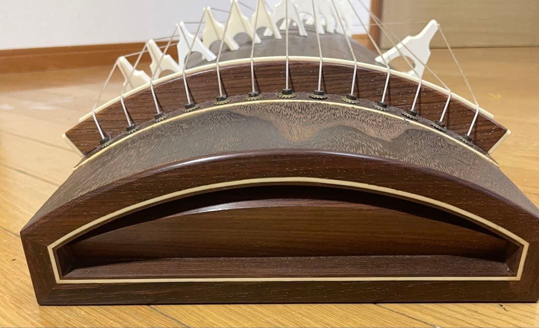 【良品】お琴 13弦 並甲 すだれ彫り 琴柱付き