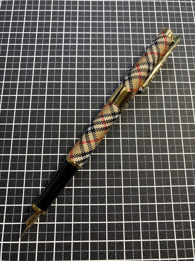 Burberry NOVA 布張り　万年筆　字幅M