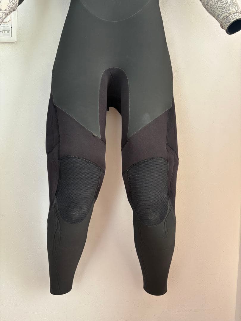 O'NEILL セミドライ バックジップ 5×3 mm MSサイズ