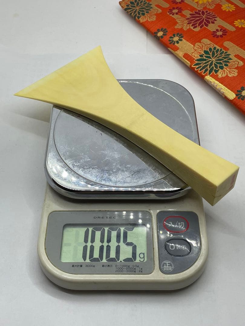 天然素材　バチ　重さ約　100g