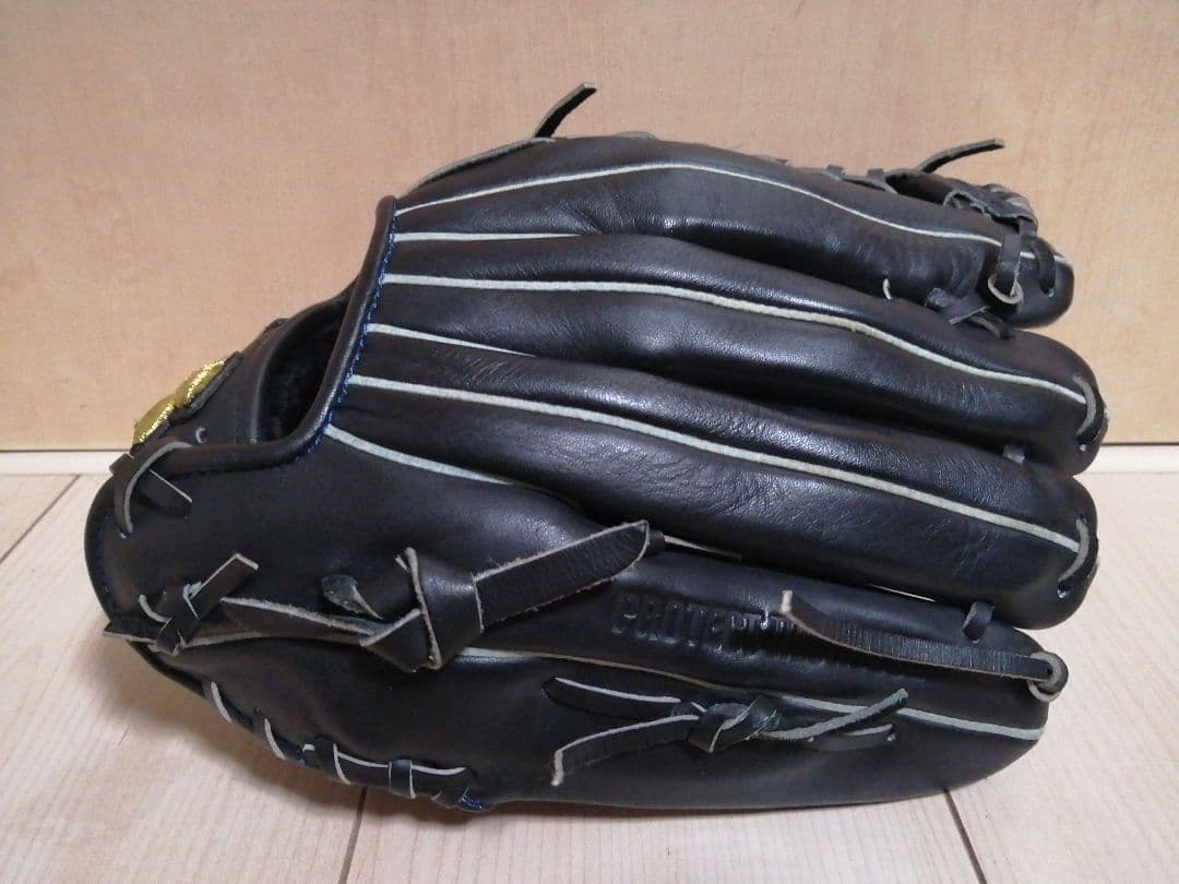 UNDER ARMOUR UAアウトフィルダー 外野用 軟式グローブ 左投げ