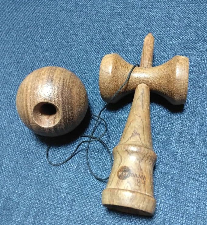 ジェイク・ウィンズサイン入りけん玉