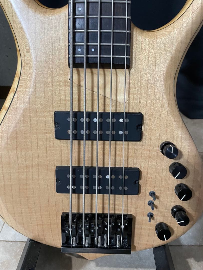 Sire / M7 Ash-5 NT 5弦ベース