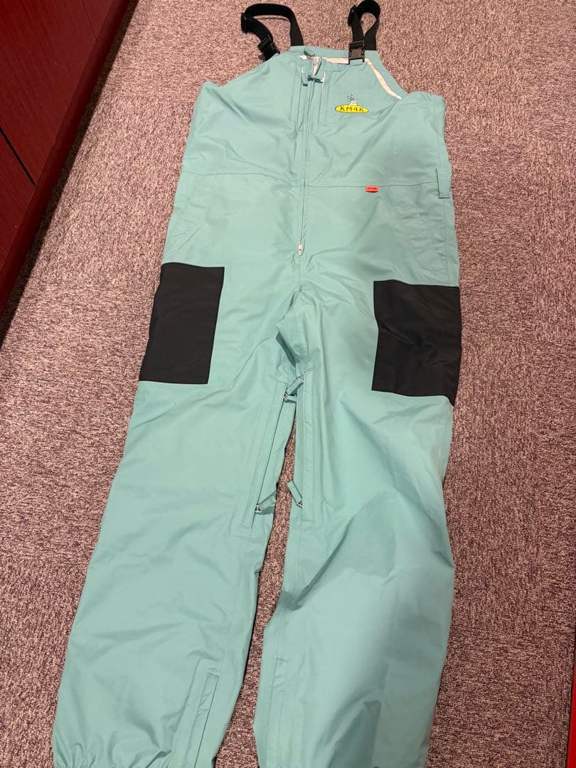 上下セットkm4k PARADISE JACKET BIBPANTSスノーウェア