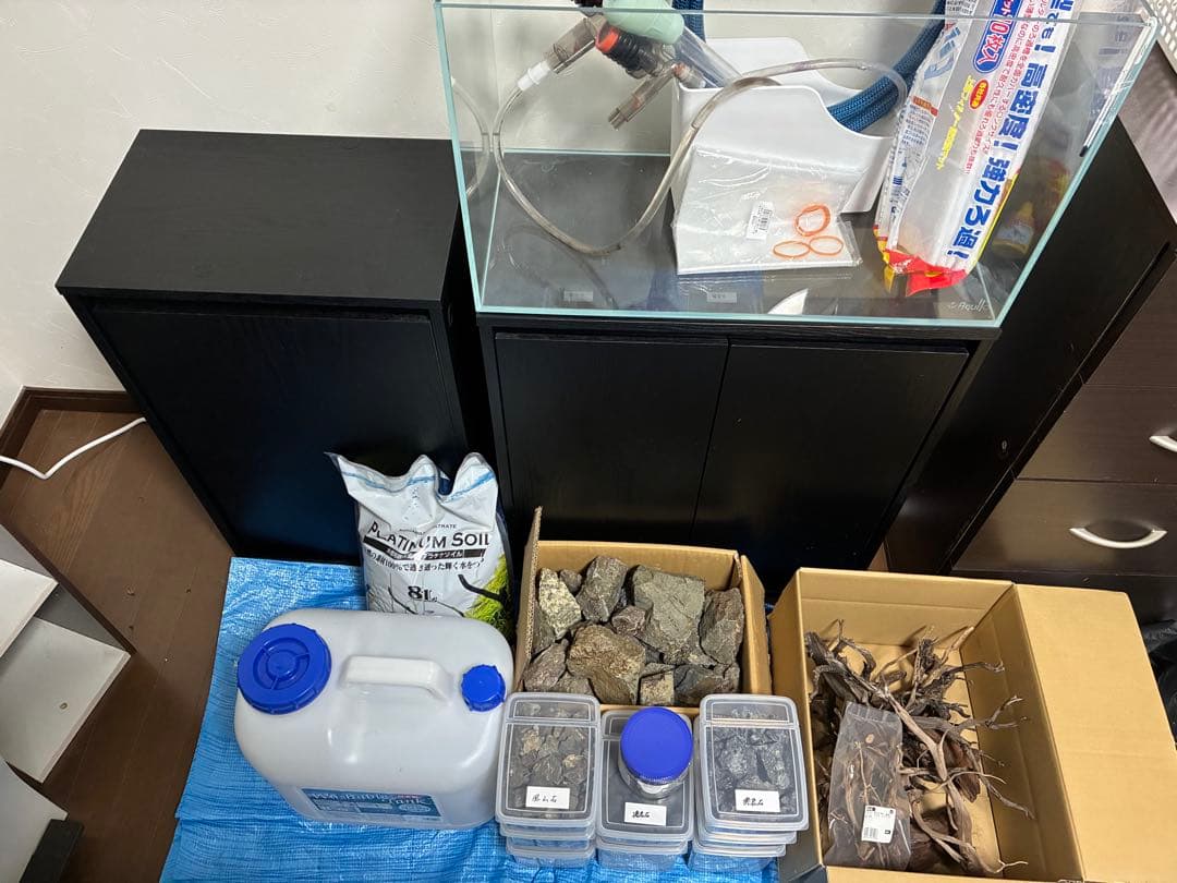 【引き取り限定】60cm水槽、水槽台+45cm水槽台+レイアウト素材　フルセット
