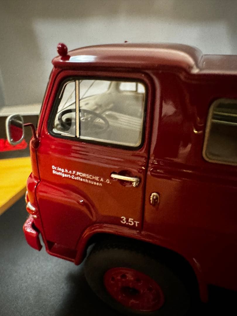 【Schuco】限定2000台 MAN Porscheレーシングトランスポーター