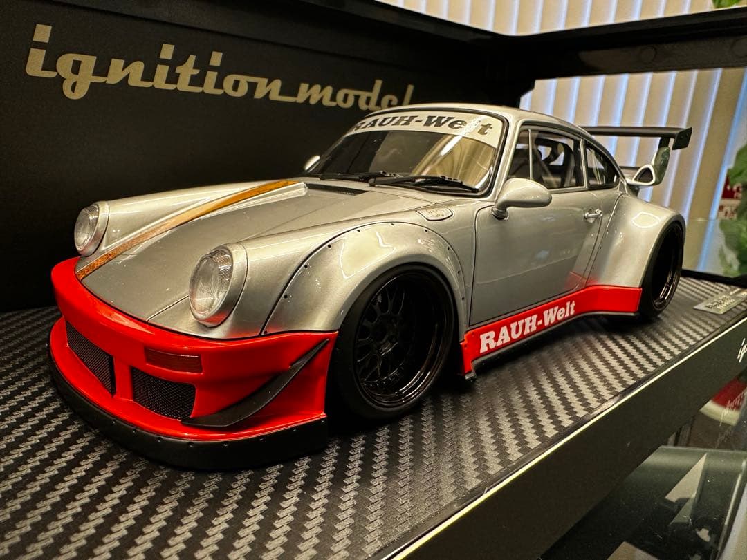 イグニションRWB930 シルバーミニカー 1/18