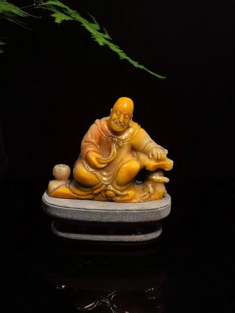 中国古美術・沈思羅漢の印鑑・寿山金糸田黄石印章・純手彫り・風水開運・案頭・文房具