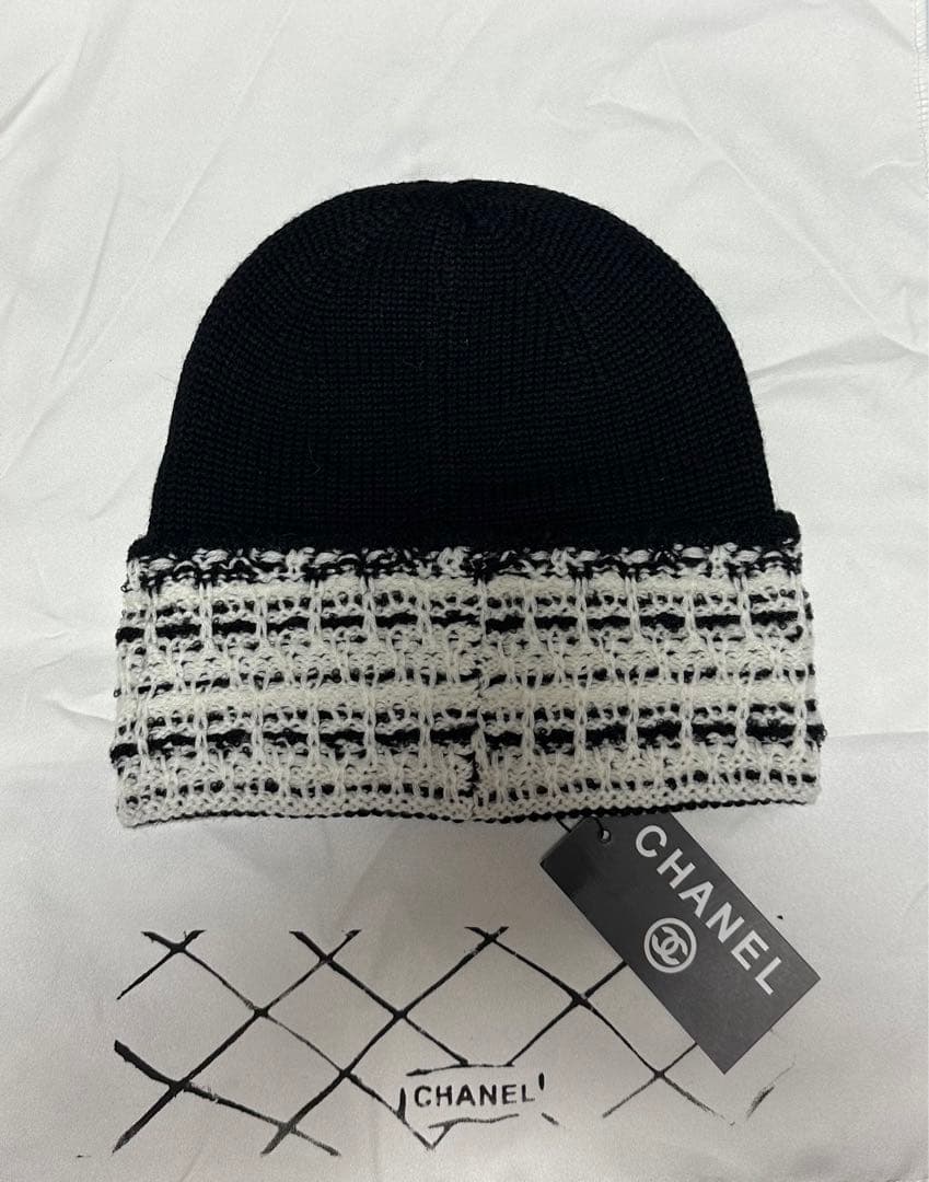 CHANEL ニット帽 黒/白 ロゴ入り新品