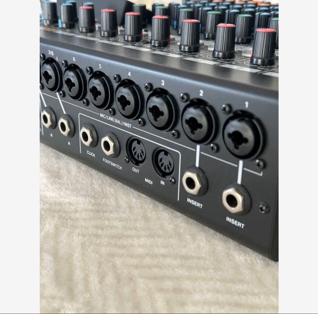カバー付きTASCAM Model 12 レコーディングミキサー