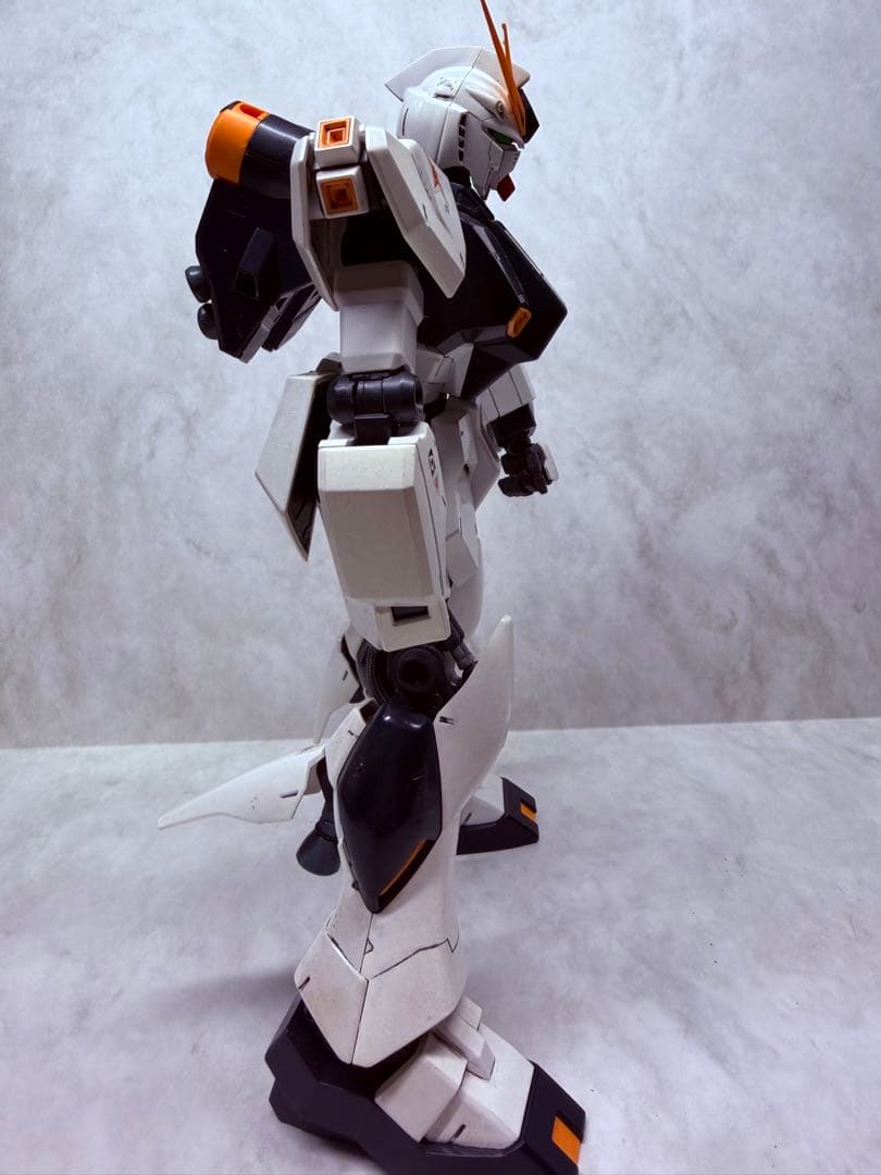 MG(マスターグレード) ガンプラ/RX-93：ニューガンダム/塗装済み完成品