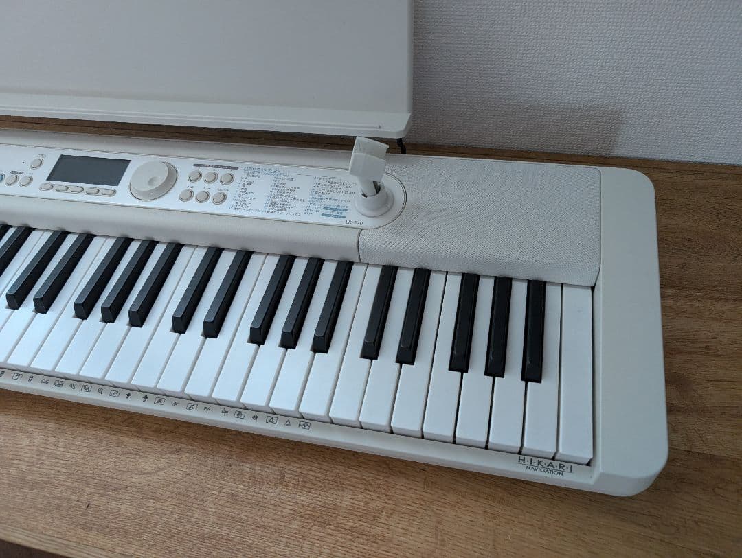 21年製　LK-520CASIO 電子キーボード 61鍵盤 ホワイト