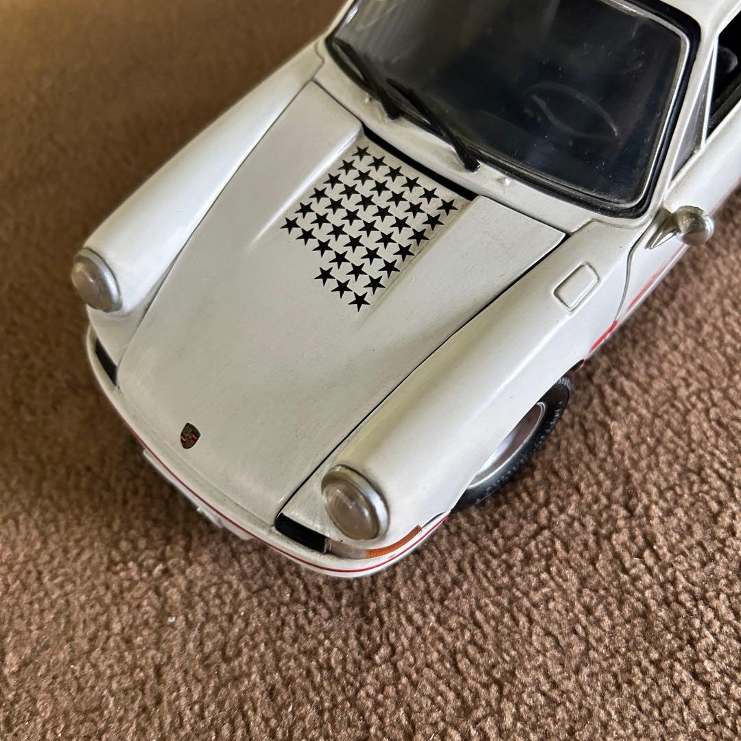 DB13★ミニカー★ オートアート製 1/18 スケール ポルシェ911 カレラ