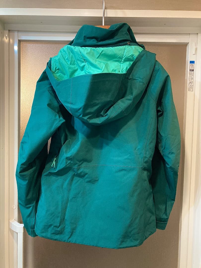 patagonia ウィメンズ・インサレーテッド・パウダー・ボウル・ジャケット