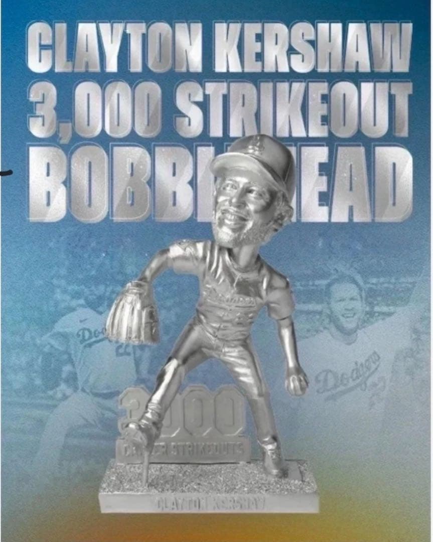 激レア　カーショー 3000奪三振 ボブルヘッド　プラチナ　年間シート保持者のみ