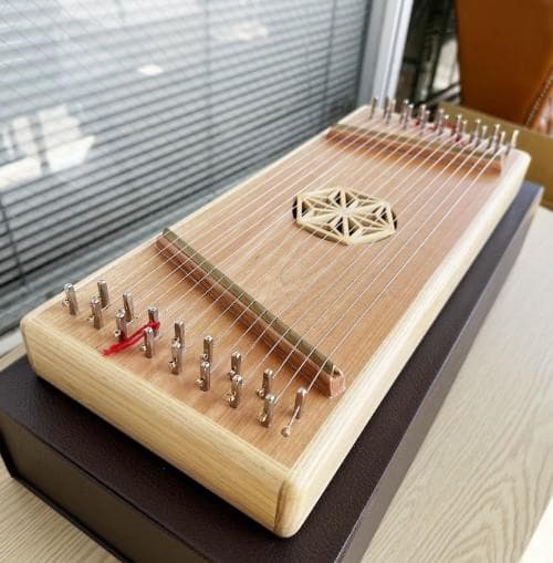 美品 真琴 16弦 専用ケース付き　ヒーリング　神具　真麻