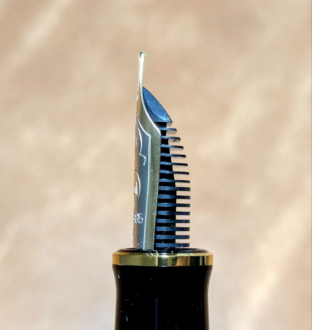 ペリカン万年筆 スーベレーン M400 ブラック×ゴールド14金 EF