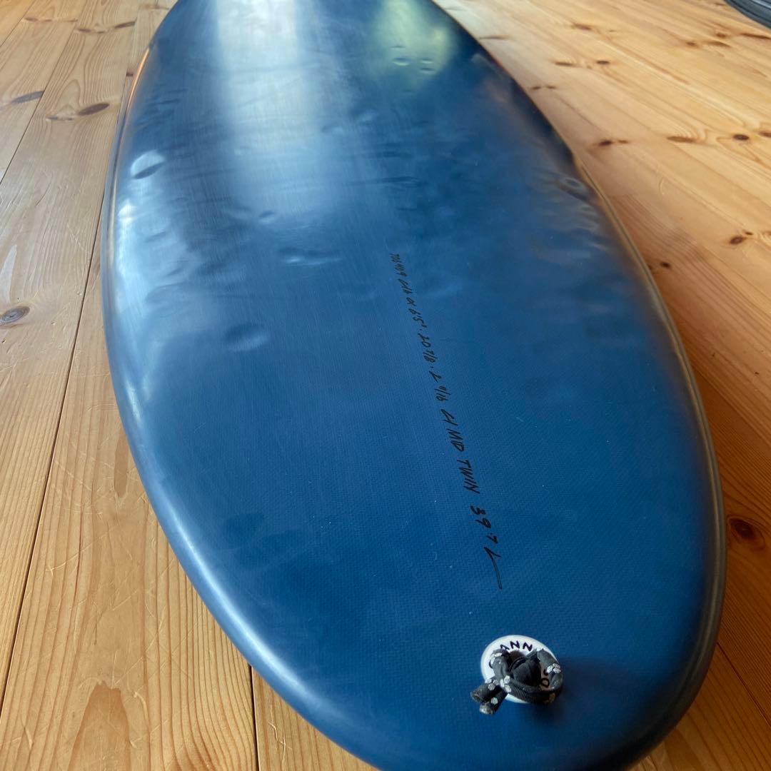 チャンネルアイランド CI MID TWIN 6’5 フィン ダブルケース付き