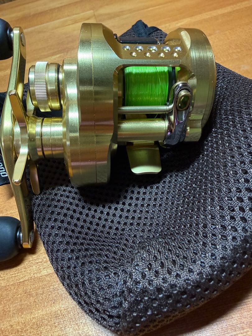 シマノ　21 カルカッタ コンクエスト 100 RIGHT