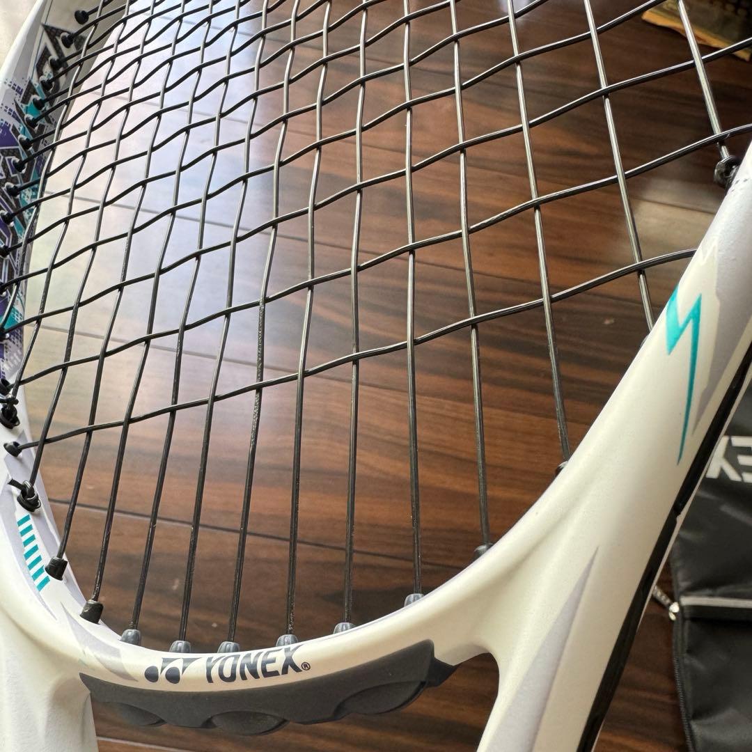 【美品★10月に購入】ヨネックス　ボルトレイジ　5V 軟式テニスラケット