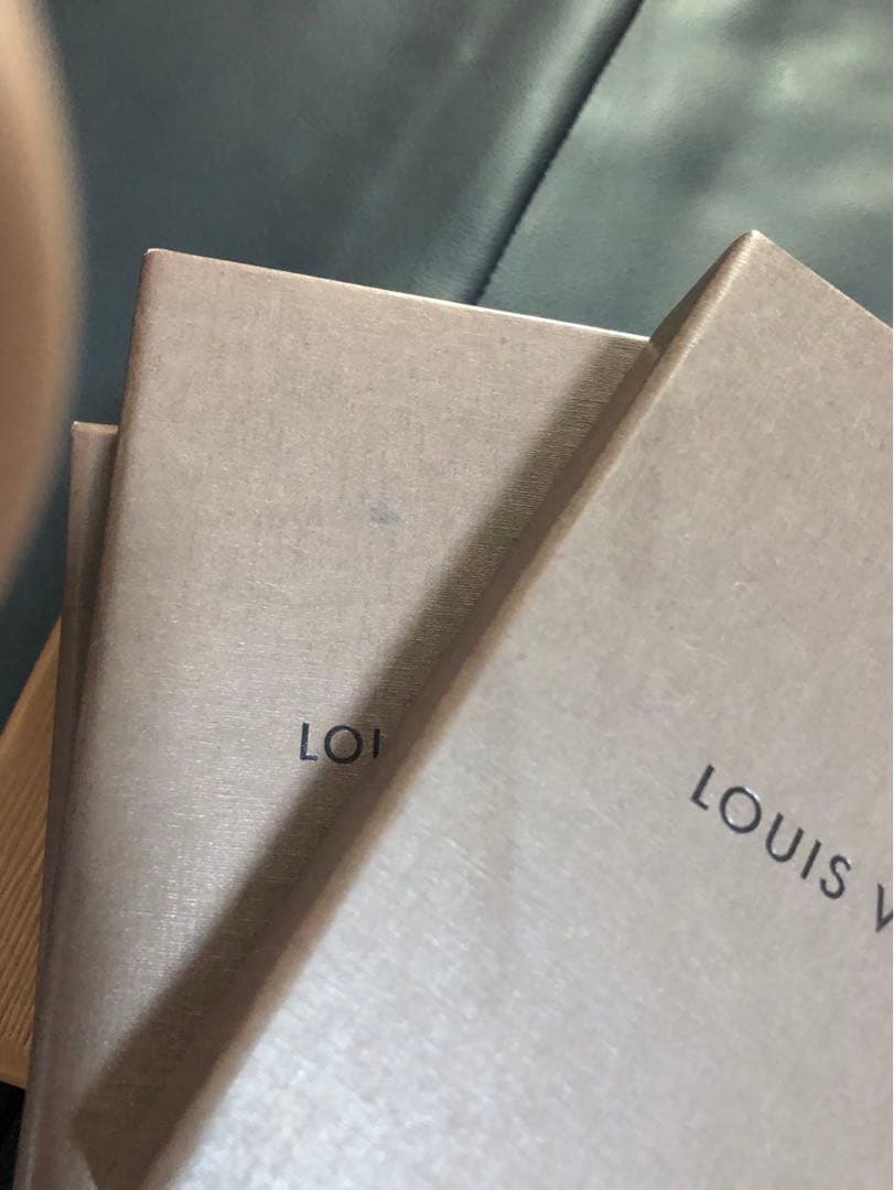 ルイヴィトン　ジッピーウォレット空箱、保存袋　財布空箱、保存袋　小物空箱、保存袋