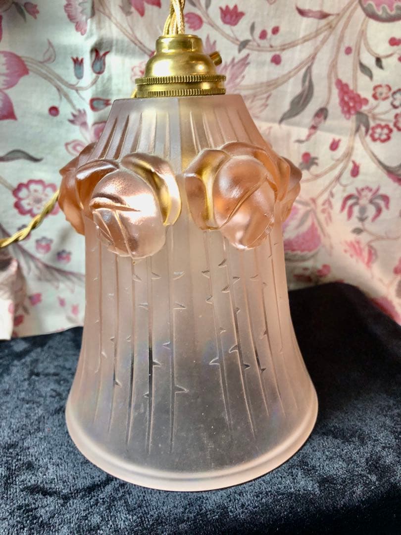 フランス仕入れ　ピンクシェード. コード込み