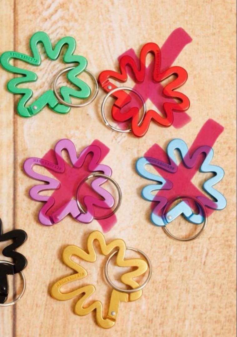 マキコ　　藤井風花カラビ ナ　ゴールド　グリーン　2点　新品