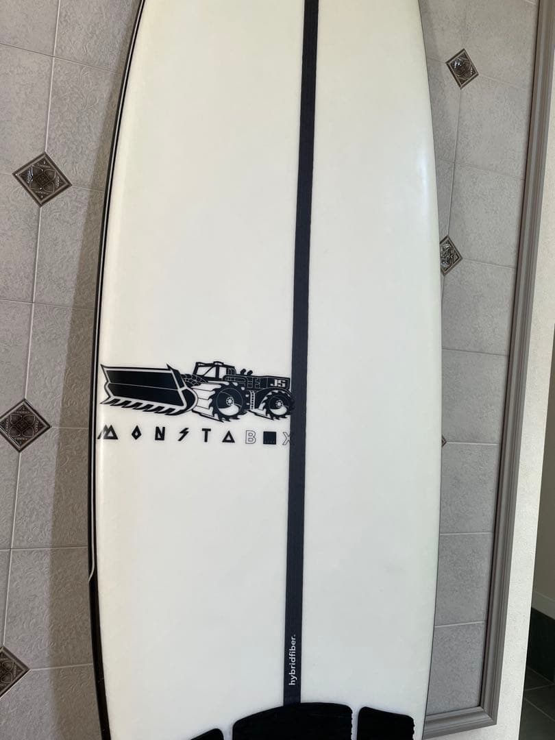【送料無料】【美品】JSサーフボード　モンスタボックス2020　5.8