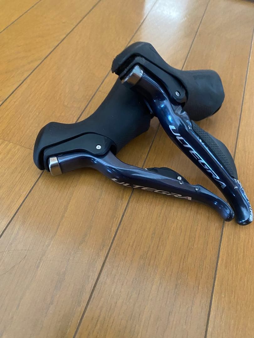 ST-6870 ULTEGRA シフター・レバー 破損あり