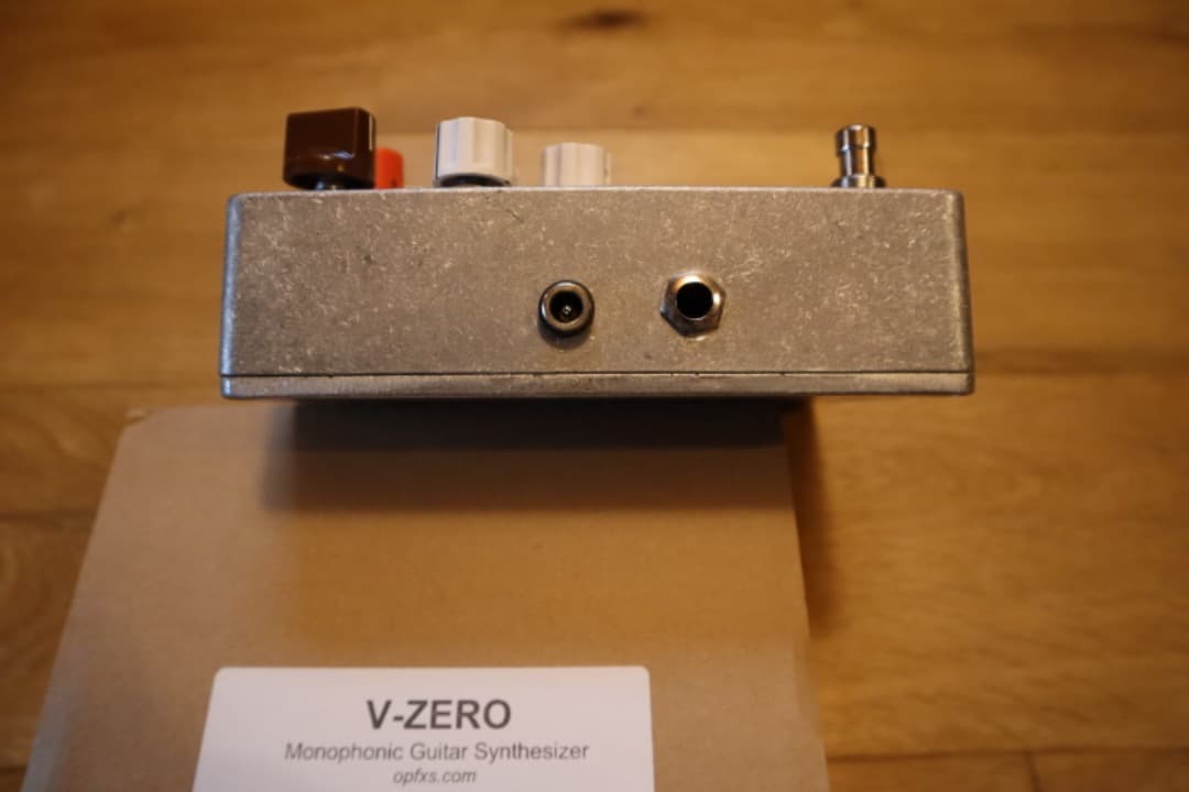 V-ZERO Guitar Synth / ギターシンセサイザー