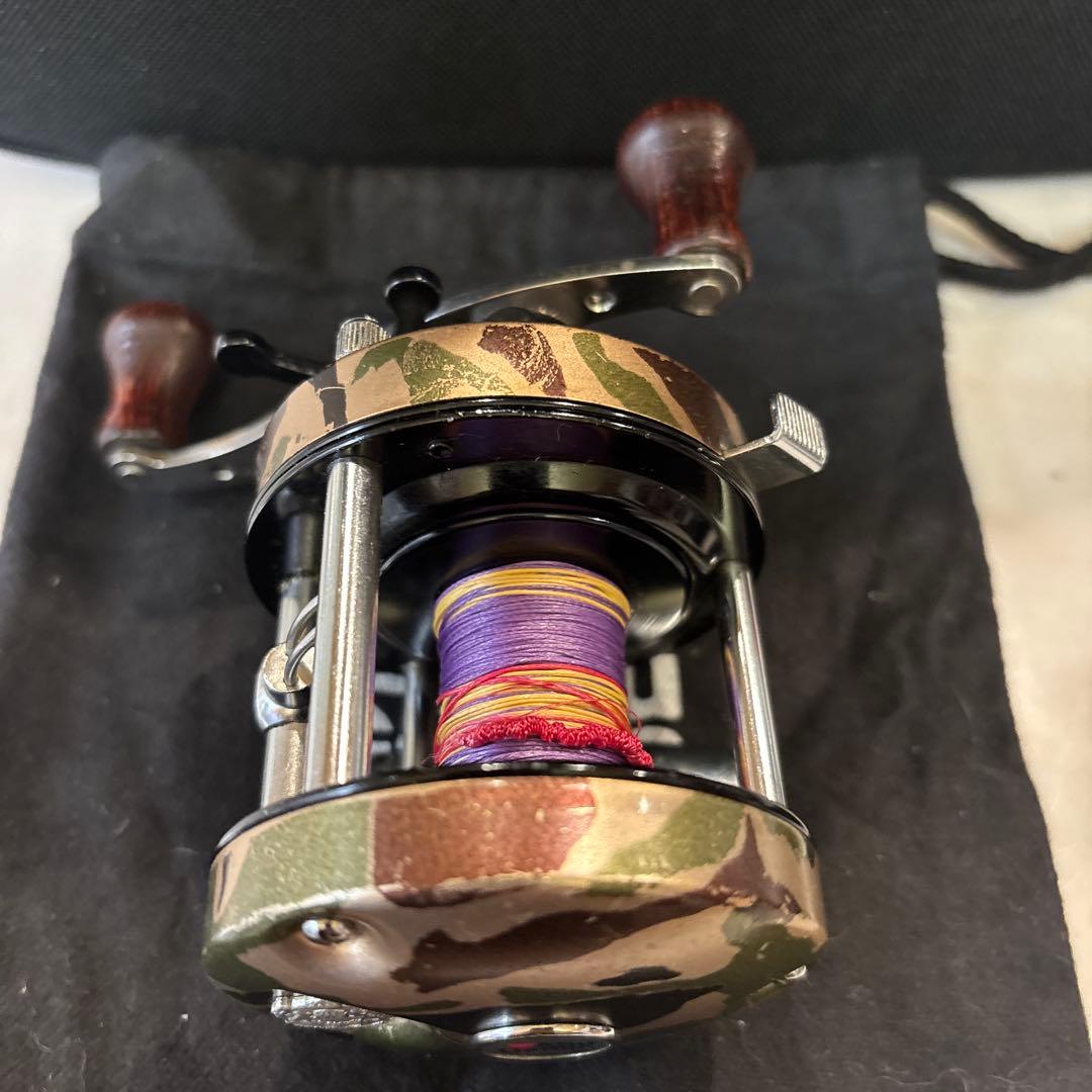 Abu Garcia 5500迷彩ベイトリール 美品アブ　ガルシア