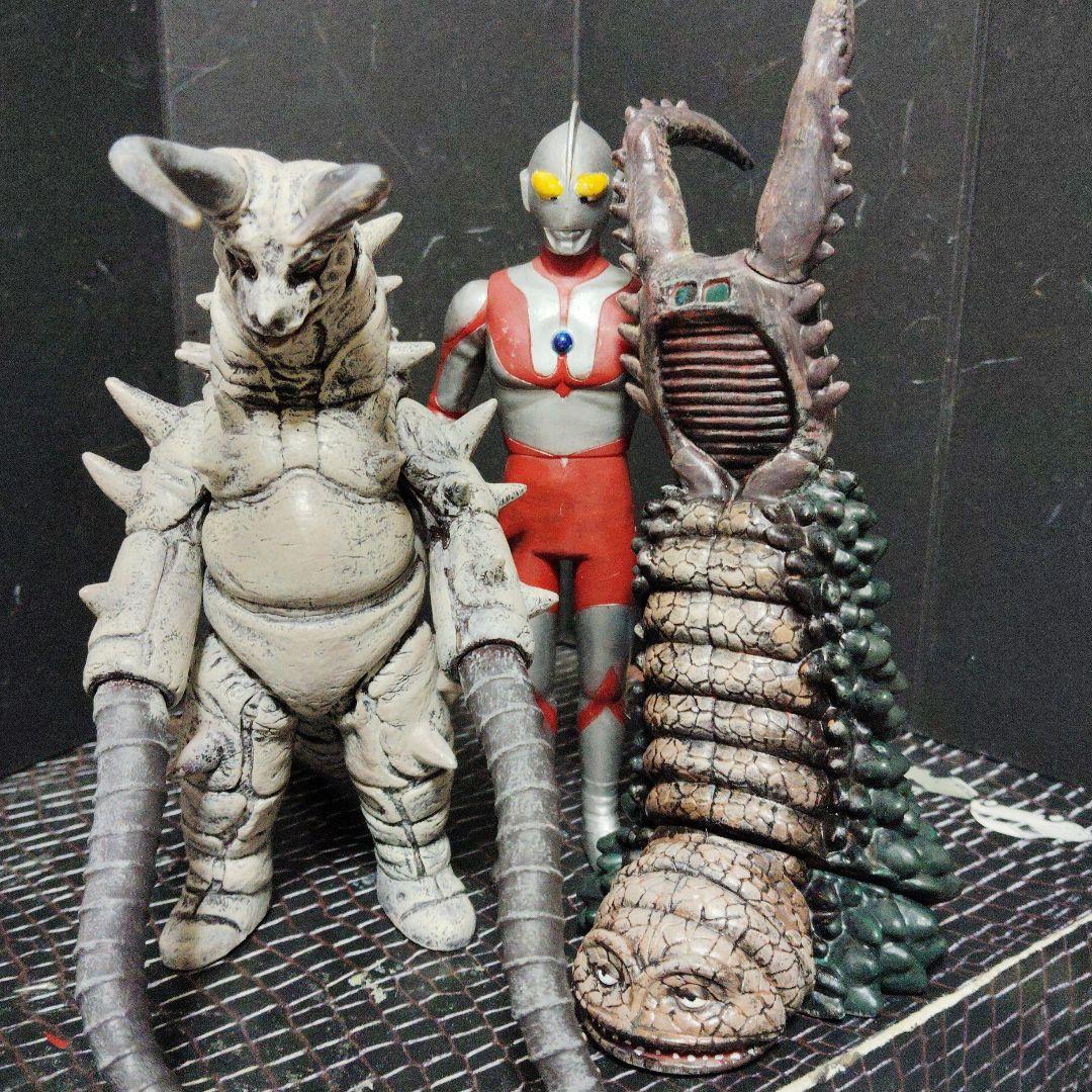 しんウルトラ怪獣旧型ソフビカプセル怪獣、グドンvsツインテール、EXゴモラ
