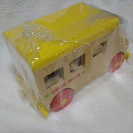 ハローキティ　木製スクールバス　知育玩具　ウッドシリーズ　絵本　バス　木製