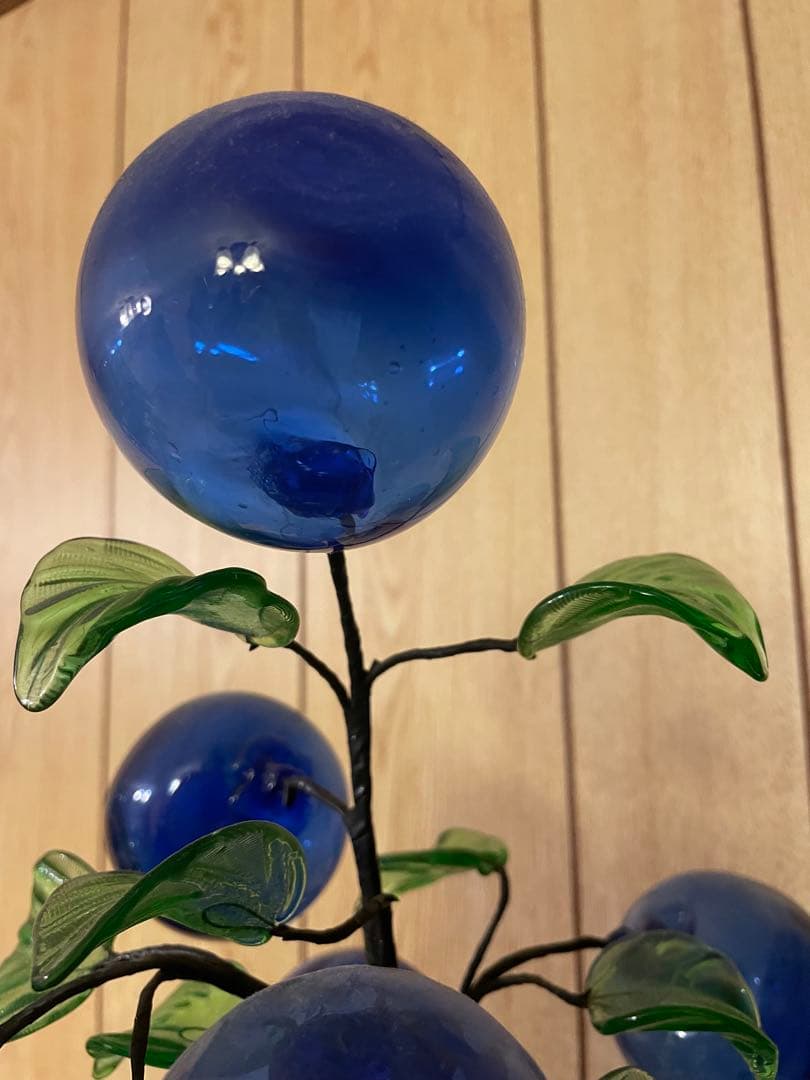 沖縄吹きガラス　青色ガラス果実の装飾木