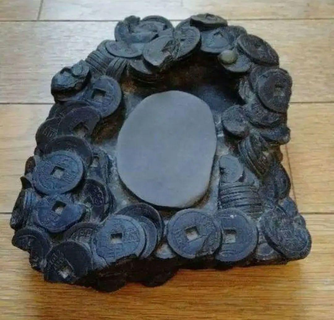 中国骨董旧蔵書道古名硯【金玉満堂】中国清の時代同治細工彫刻古錢図端渓老坑水巌名硯