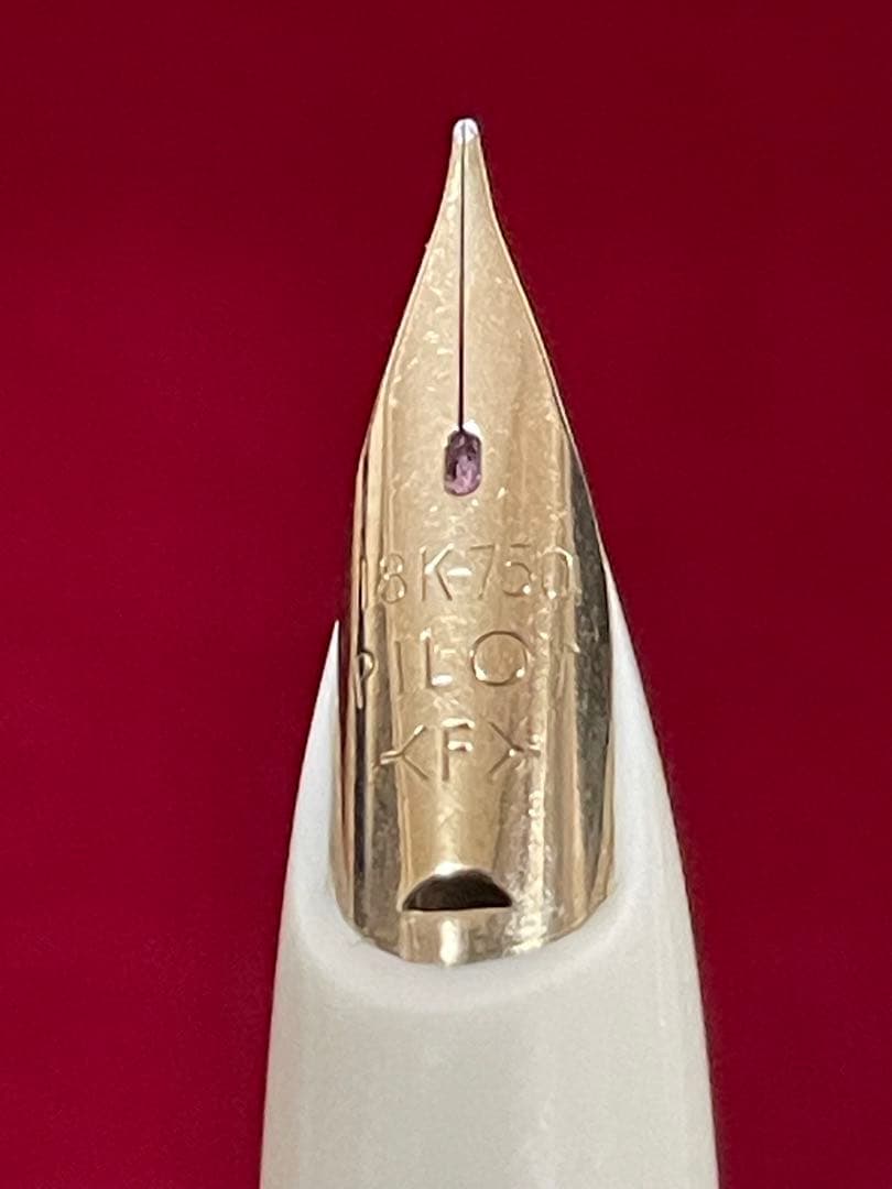 ⚪︎新品未使用　1970年代製　レディ 唐草　アイボリーカバー 18K F 絶版