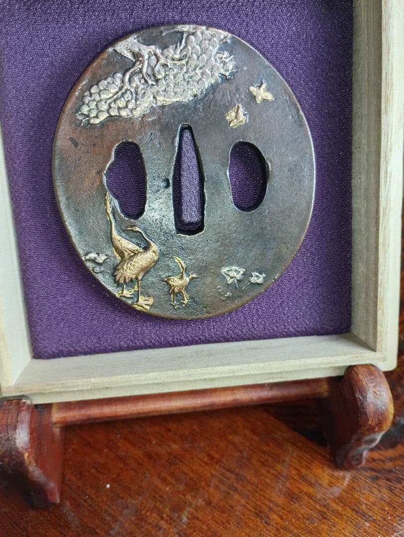 鶴と雲の彫刻 鍔　 興成作