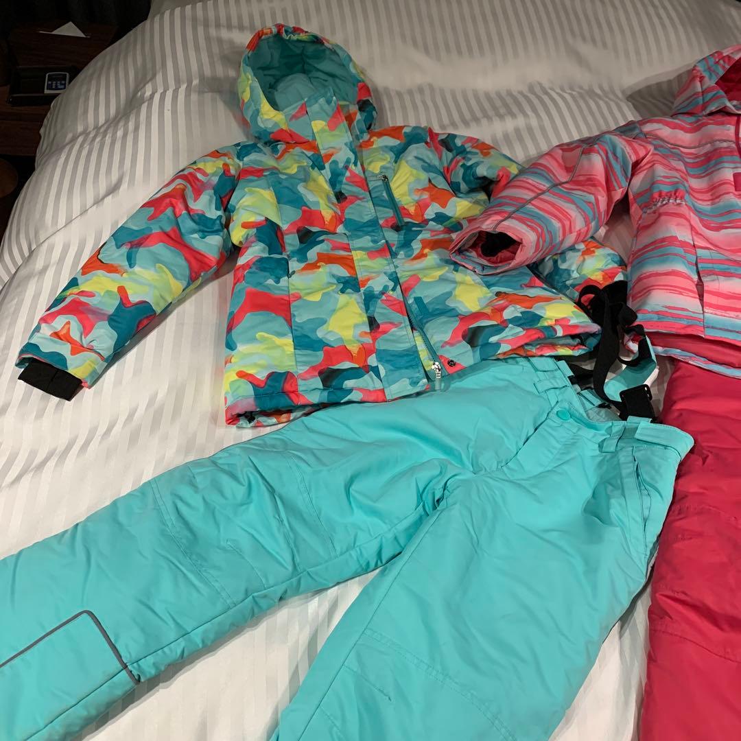 美品一度のみ⭐︎2着まとめ⭐︎140.146双子　スキーウェア　スノーウェア　キッズ