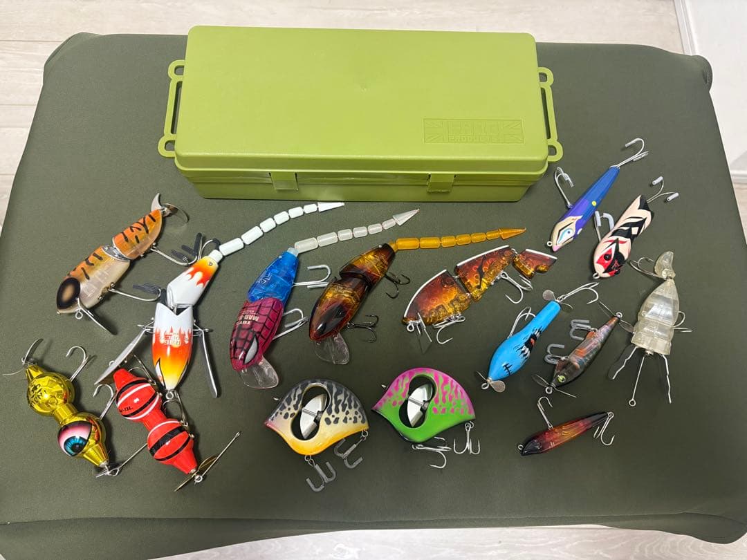 【最終値下】フロッグプロダクツ希少ルアー15個＋BOXセット