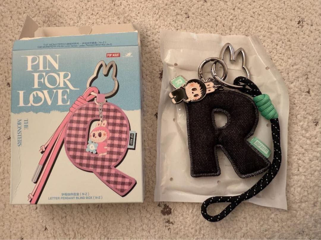 『Rセット』POPMART LABUBU PIN FOR LOVE キーホルダー