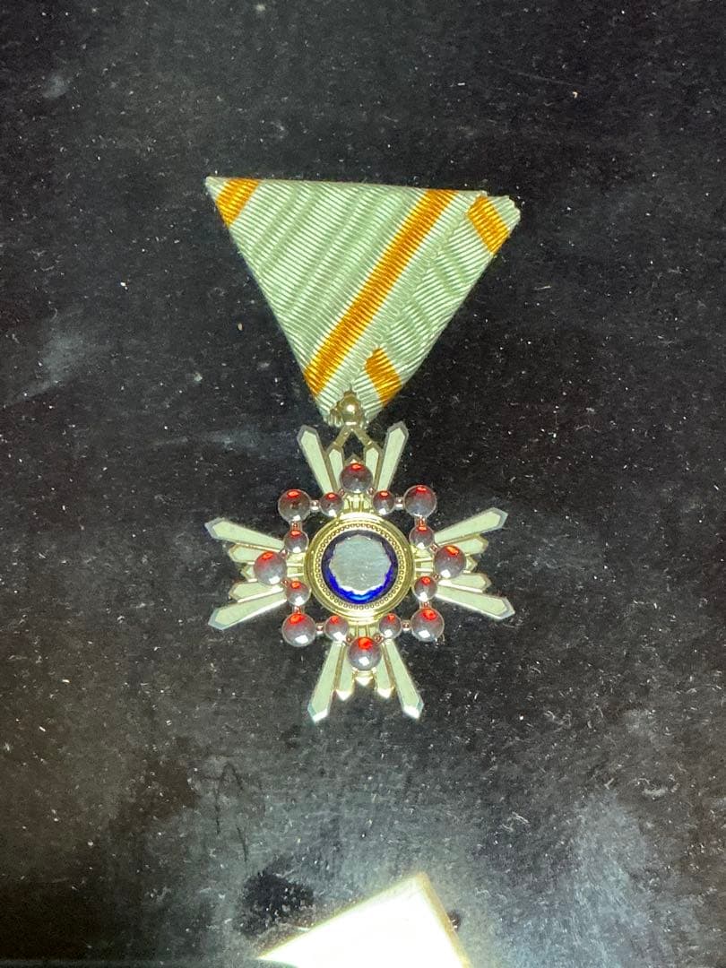 勲章／ケース入り・勲五等・瑞宝章。【美品／内閣総理大臣・小渕恵三氏】。