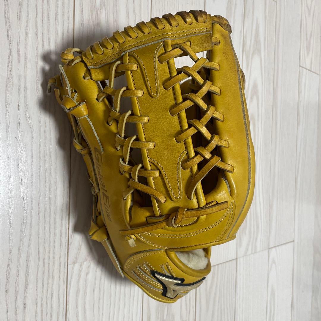ミズノ グローバルエリート　硬式グローブ イエロー 左投げ外野手用