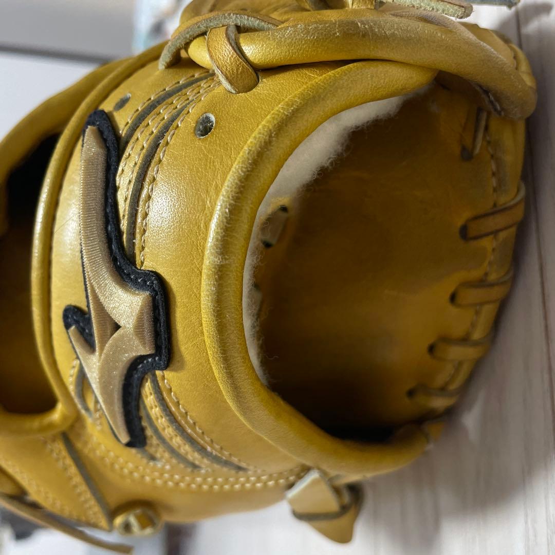 ミズノ グローバルエリート　硬式グローブ イエロー 左投げ外野手用