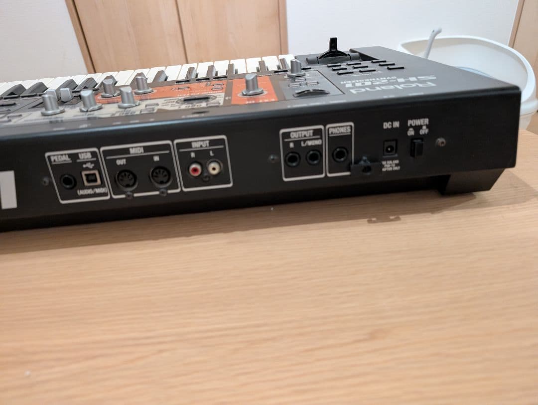 Roland SH-201 シンセサイザー 本体 電源付き 動作品 ノブ欠品あり