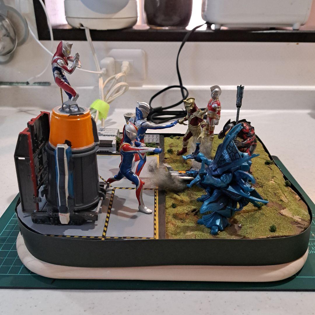 ジオラマ ウルトラマン コスモス・ゼロ・ダイナ