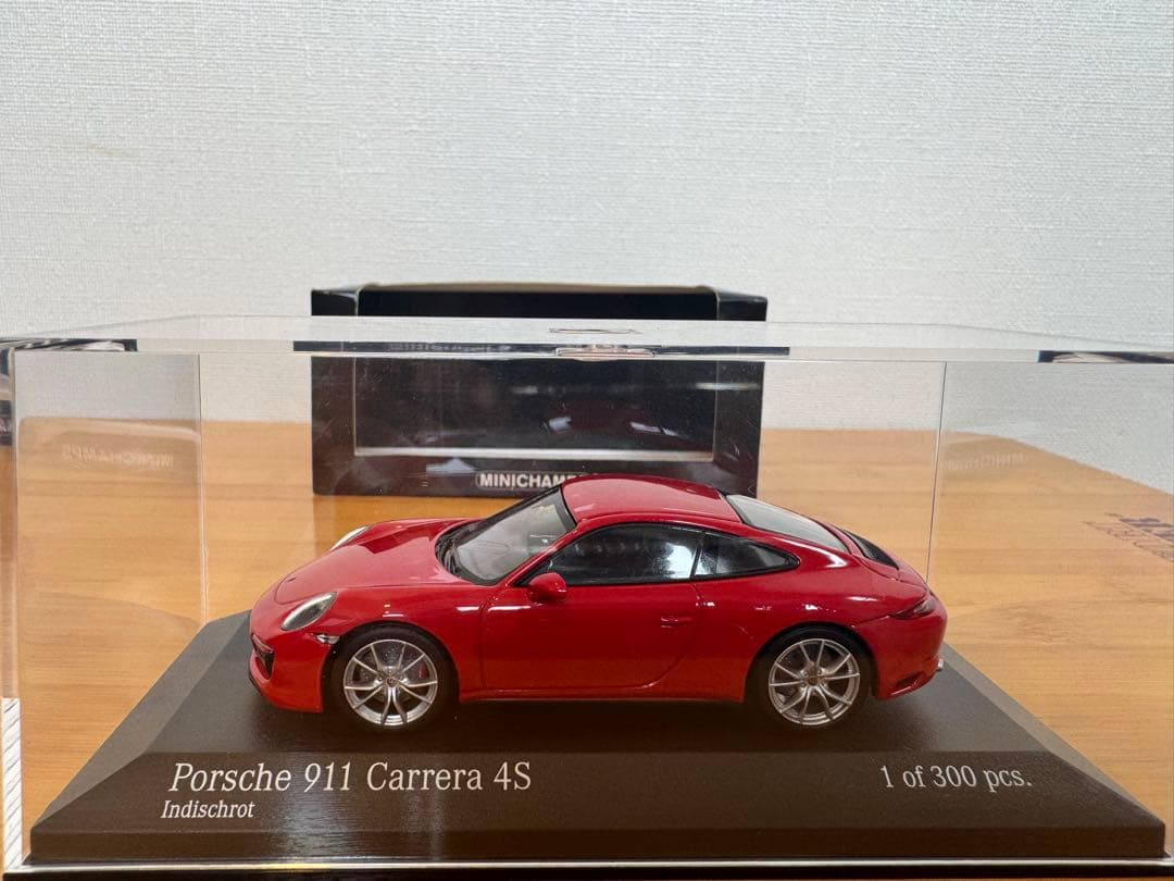 【MINICHAMPS】限定300台 Porsche 911 Carrera4S